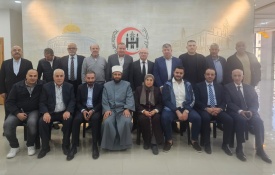 الوزير نجم يزور المستشفى الأهلي ويتفقد أهالي وجرحى غزة في الخليل
