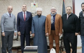 وزير الأوقاف والشؤون الدينية يلتقي سفير المغرب ويبحثان تعزيز التعاون الديني