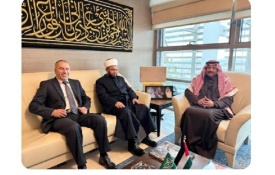 ● وزير الأوقاف يبحث مع السفير السعودي في عمان قضايا الحج والعمرة