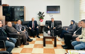 ●  أبو الرب يبحث مع البنك الإسلامي العربي سبل استثمار الأراضي الوقفية