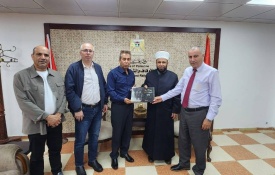 وزير الأوقاف يبحث مع رئيس مجمع الأرشيف الفلسطيني سبل التعاون في مجال حفظ الوثائق والمخطوطات