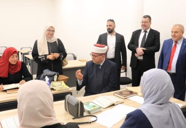 صور// خلال تفقد سماحة الشيخ حاتم البكري وزير الأوقاف والشؤون الدينية سير امتحان تجويد القرآن الكريم وتلاوته-الدورة المتقدمة-. 