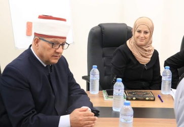 صور// خلال تفقد سماحة الشيخ حاتم البكري وزير الأوقاف والشؤون الدينية سير امتحان تجويد القرآن الكريم وتلاوته-الدورة المتقدمة-. 