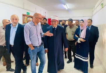 صور //وزير الأوقاف والشؤون الدينية يتفقد دار الايتام  الإسلامية الصناعية و مؤسسة إحياء التراث الإسلامية"ميثاق" في العيزرية.