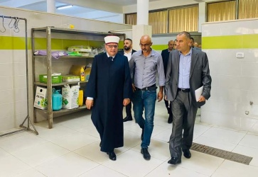 صور //وزير الأوقاف والشؤون الدينية يتفقد دار الايتام  الإسلامية الصناعية و مؤسسة إحياء التراث الإسلامية"ميثاق" في العيزرية.