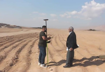 قوات الاحتلال تعتدي على أراضي وقفية في أريحا.