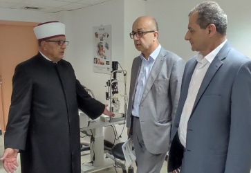 صور//خلال قيام سماحة الشيخ حاتم البكري وزير الأوقاف والشؤون الدينية ظهر اليوم بزيارة تفقدية للجنة زكاة السموع ولقاء رئيسها السيد نعيم البدارين وأعضاء اللجنة.&nbsp;