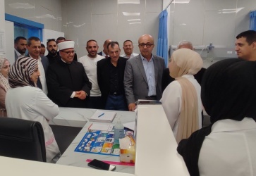 صور//خلال قيام سماحة الشيخ حاتم البكري وزير الأوقاف والشؤون الدينية ظهر اليوم بزيارة تفقدية للجنة زكاة السموع ولقاء رئيسها السيد نعيم البدارين وأعضاء اللجنة.&nbsp;