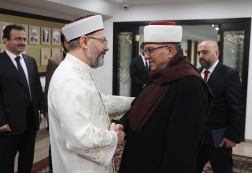 البكري يلتقي رئيس الشؤون الدينية التركي في أنقرة