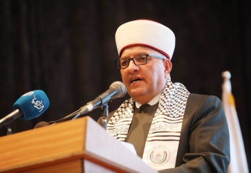 وزير الأوقاف والشؤون الدينية سماحة الشيخ حاتم البكري خلال إحتفال الملتقى الأول لكلية الدعوة الإسلامية