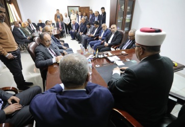 خلال زيارة سماحة الشيخ حاتم البكري وزير الأوقاف والشؤون الدينية والوفد المرافق لجنة الحج في قطاع غزة