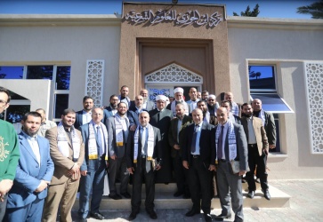 غزة// سماحة الشيخ حاتم البكري وزير الأوقاف والشؤون الدينية خلال زيارة كلية الدعوة الإسلامية التابعة لوزارة الأوقاف في دير البلح. 