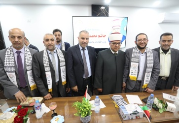 غزة// سماحة الشيخ حاتم البكري وزير الأوقاف والشؤون الدينية خلال زيارة كلية الدعوة الإسلامية التابعة لوزارة الأوقاف في دير البلح. 