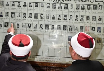 وزير الأوقاف الفلسطيني يشيد بكتاب القدس والمواثيق الدولية الصادر عن وزارة الأوقاف المصرية وبالتاريخ العريق للوزارة ويؤكد خلال لقائه أ.د/ محمد مختار جمعة وزير الأوقاف : الإعداد لدورة جديدة لأئمة وواعظات وزارة الأوقاف والشئون الدينية الفلسطينية بأكاديمية ال