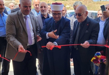 وزير الأوقاف ومدير عام صندوق الزكاة الأردني يفتتحان مبنى لجنة زكاة جنوب الخليل المركزية