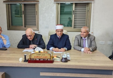 وزير الأوقاف ومدير عام صندوق الزكاة الأردني يفتتحان مبنى لجنة زكاة جنوب الخليل المركزية