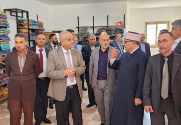 وزير الأوقاف ومدير عام صندوق الزكاة الأردني يفتتحان مبنى لجنة زكاة جنوب الخليل المركزية