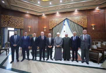 *الإمام الأكبر يستقبل رئيس الوزراء الفلسطيني ويؤكد رفض الأزهر لمطامع الصهاينة بفرض التقسيم الزماني والمكاني للحرم القدسي الشريف*