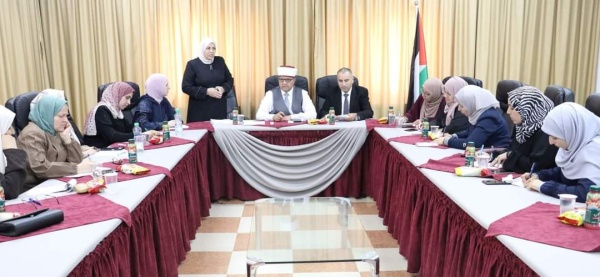 البكري يؤكد على الدور الهام للواعظات في المجتمع.