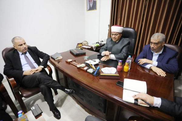 خلال زيارة سماحة الشيخ حاتم البكري وزير الأوقاف والشؤون الدينية والوفد المرافق لجنة الحج في قطاع غزة