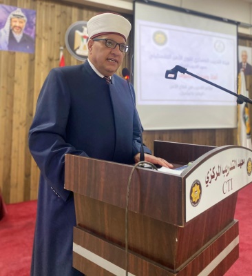 سماحة الشيخ حاتم البكري وزير الأوقاف والشؤون الدينية خلال مشاركة في الجلسة الافتتاحية للمؤتمر الوطني الأول