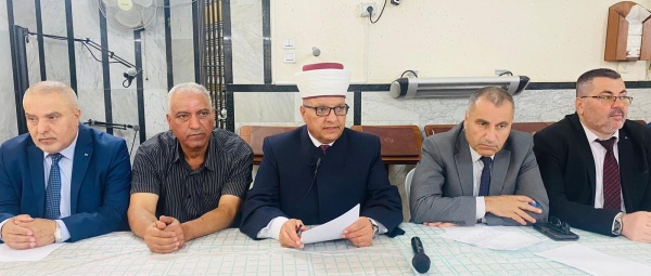 ماحة الشيخ حاتم البكري وزير الأوقاف والشؤون الدينية خلال لقائه مع الأئمة والخطباء في مسجد أبو بكر الصديق في محافظة قلقيلية .