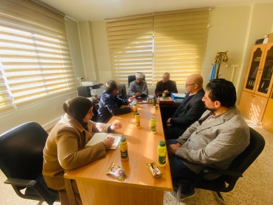 وزير الأوقاف يتفقد الإدارة العامة للتعليم الشرعي ويشيد بجهود العاملين في تطوير التعليم
