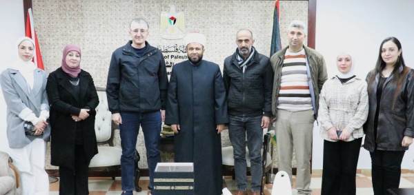 ● وزير الأوقاف يستقبل مدير إدارة العلاقات العامة والإعلام في الأمن الوقائي لبحث سبل التعاون المشترك