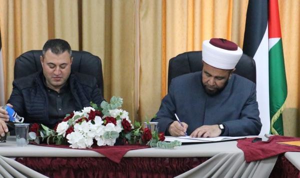 الأوقاف وشركة (RCC) للمقاولات العامة توقعان اتفاقية "مشروع تشطيب مبنى وزارة الأوقاف"