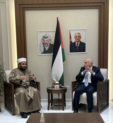 وزيرا الأوقاف والاقتصاد يبحثان سبل تطوير مشاريع صندوق الزكاة الفلسطيني