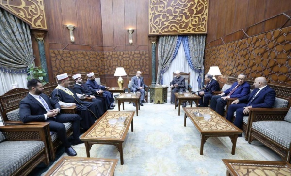 قاضي القضاة ووزير الأوقاف يبحثان مع شيخ الأزهر الأوضاع في فلسطين وسبل مواجهة العدوان على شعبنا